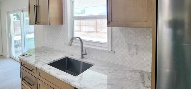 Building Photo - 4018 29th Ave W