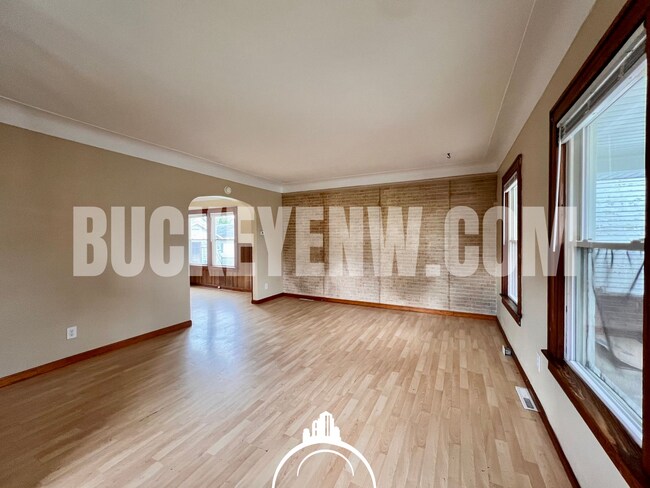 Building Photo - 1233 Halstead St