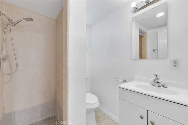 Building Photo - 9323 Sage Ave