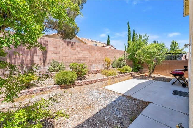 Building Photo - 9888 Sparrow Ridge Ave