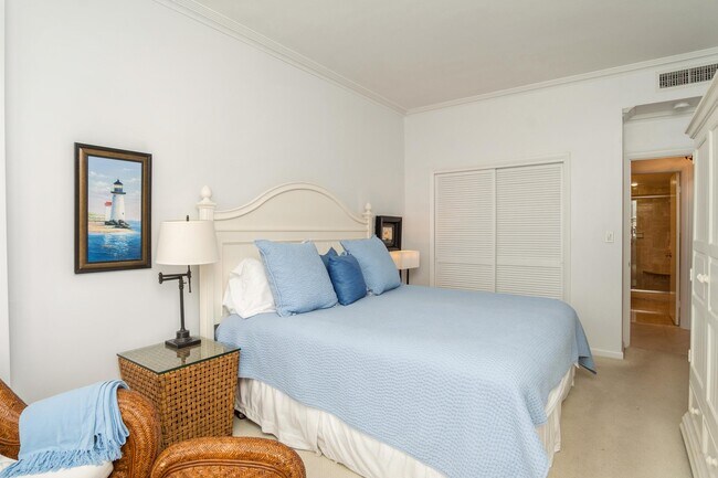 Building Photo - 2860 S Ocean Blvd