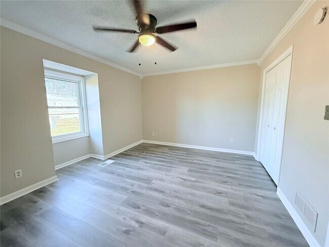 Building Photo - 3730 Old Flowery Branch Rd