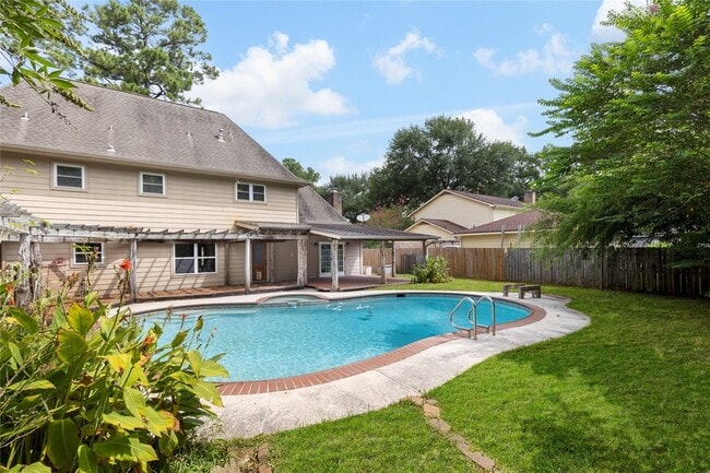 Building Photo - 8215 Winding Hill Ln