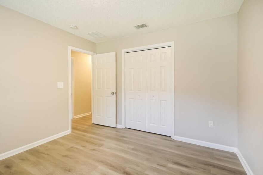 Building Photo - 7733 Westport Bay Dr