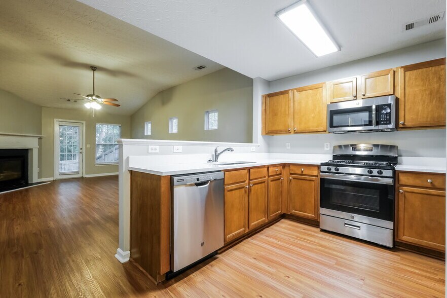 Building Photo - 533 Arrowhead Dr