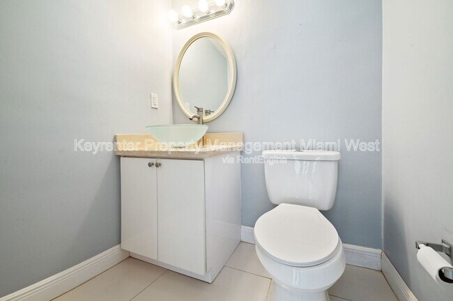Building Photo - 5313 Collins Ave