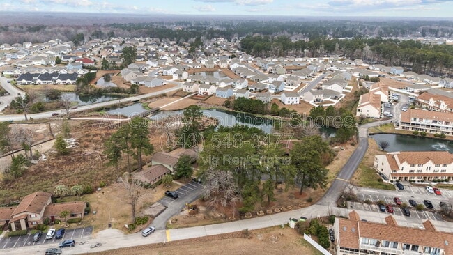 Building Photo - 305 Resort Dr