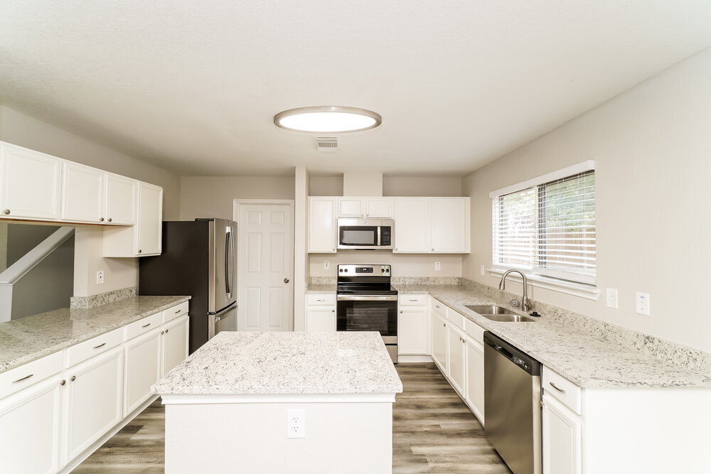 Building Photo - 14430 Bowhill Glen