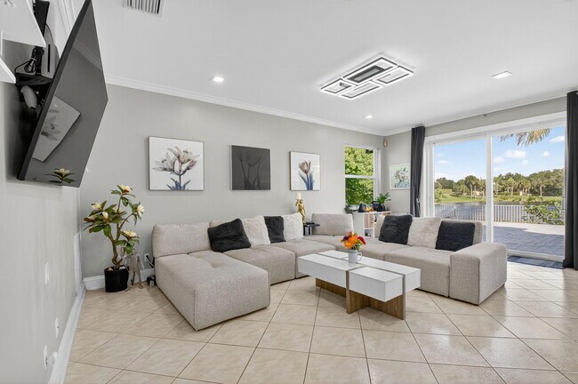 Building Photo - 3943 Westchester Way