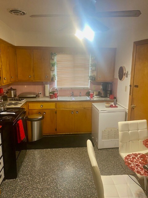 Building Photo - 1713 Shatto Ave