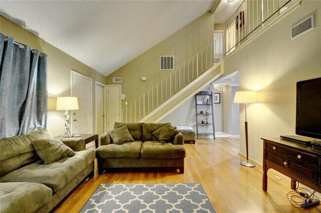 Building Photo - 8203 Beaver Brook Ln
