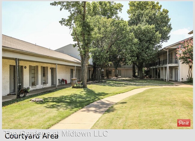 Building Photo - 4631 S Braden Ave