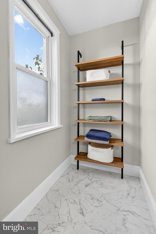 Building Photo - 624 St Joseph St