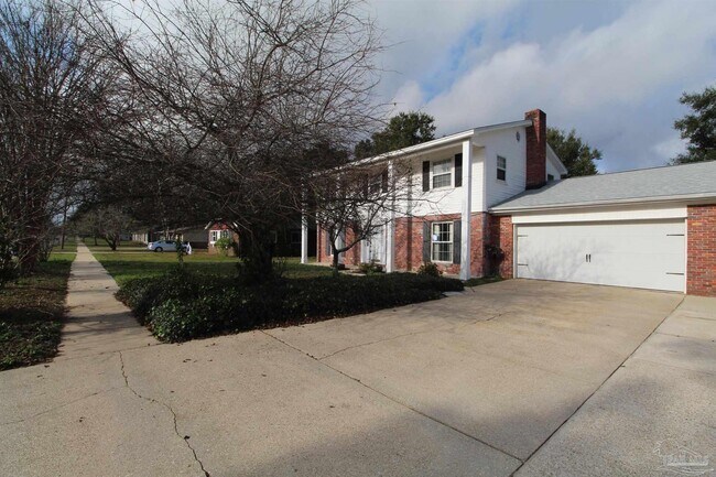 Building Photo - 4206 Lynn Ora Dr
