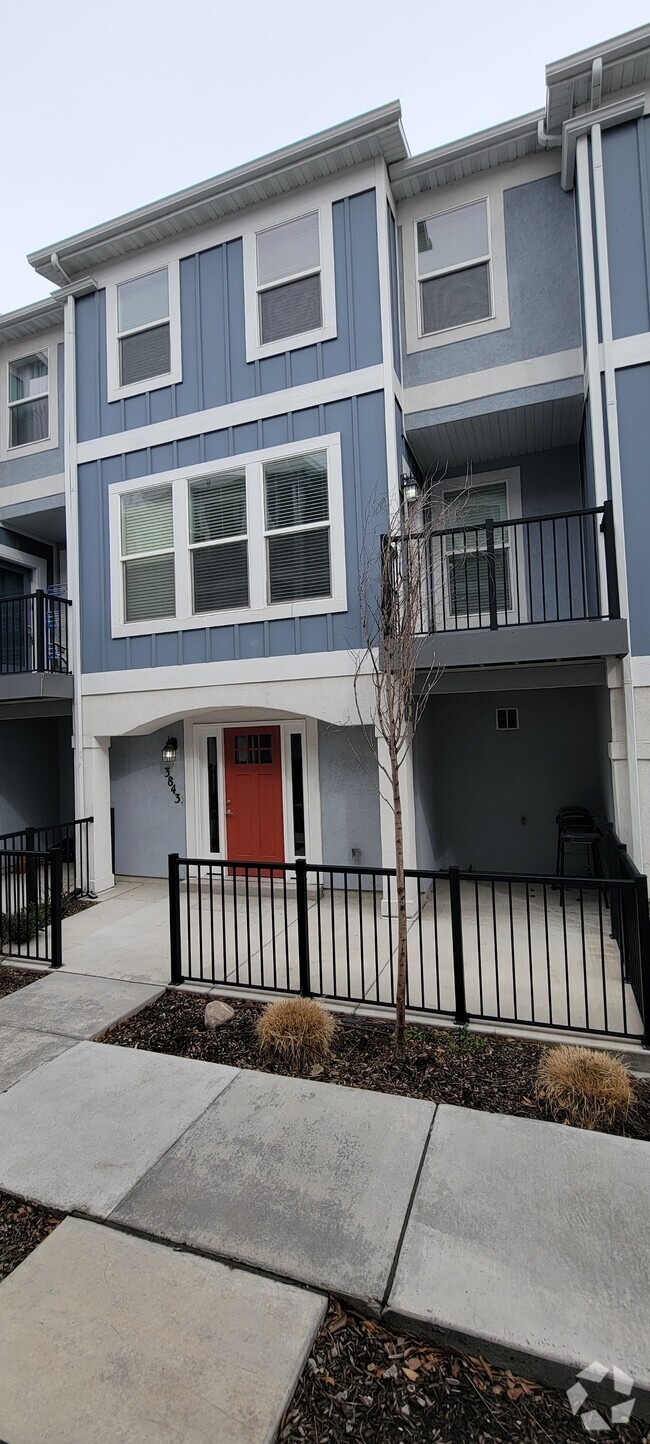Building Photo - 3843 Mossmorran Ln