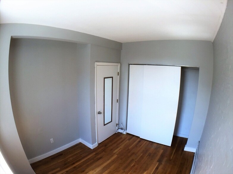 Building Photo - 25 Saint Stephen St