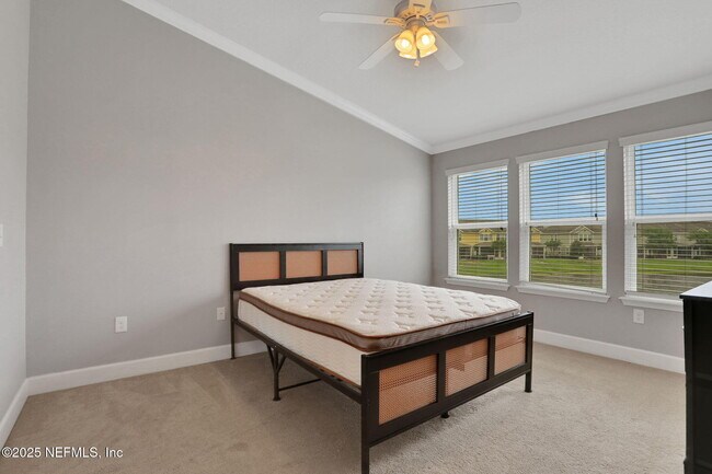 Building Photo - 6846 Roundleaf Dr