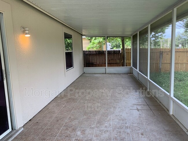 Building Photo - 9981 Triple Crown Cir