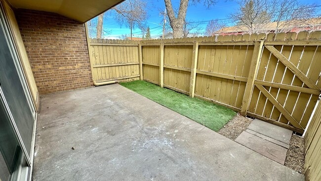 Building Photo - 3423 Madison Ave