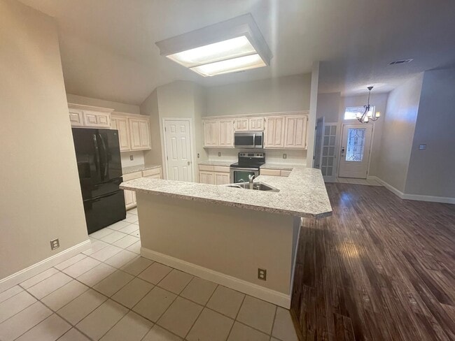Building Photo - Beautiful Family Home in North West Midland