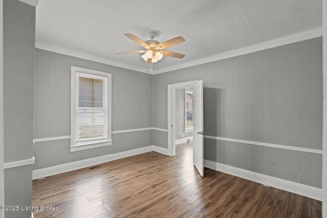 Building Photo - 1319 Maple St