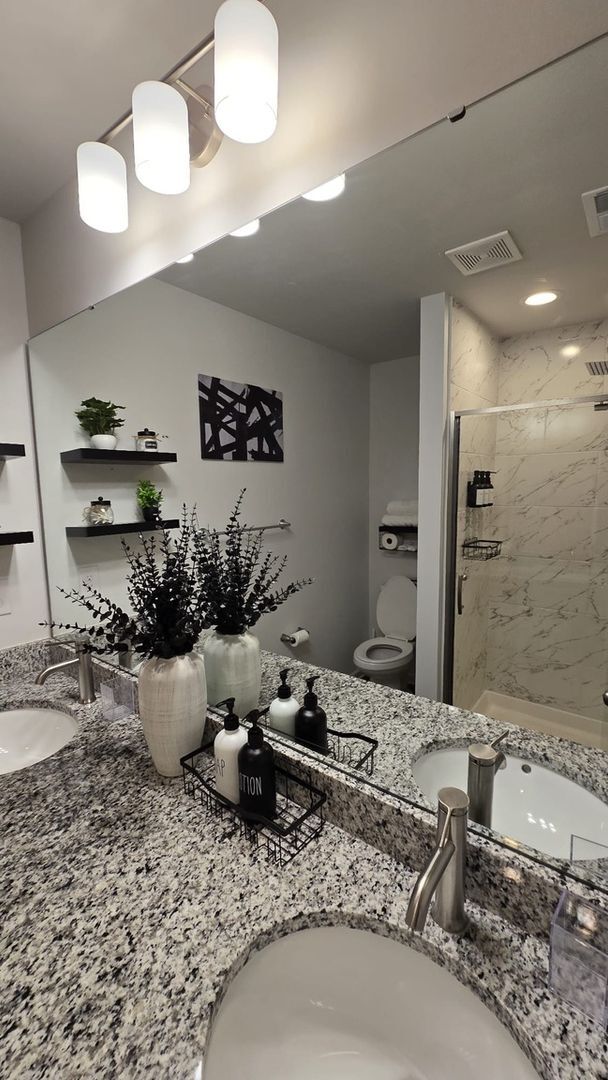 Building Photo - Charming 3BR Duplex in Charlotte