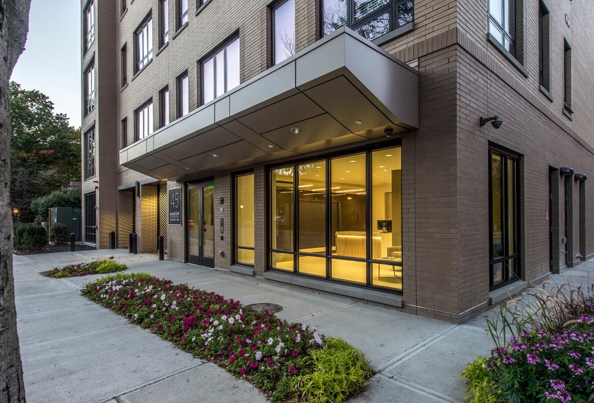 Building Photo - 45 Marion St