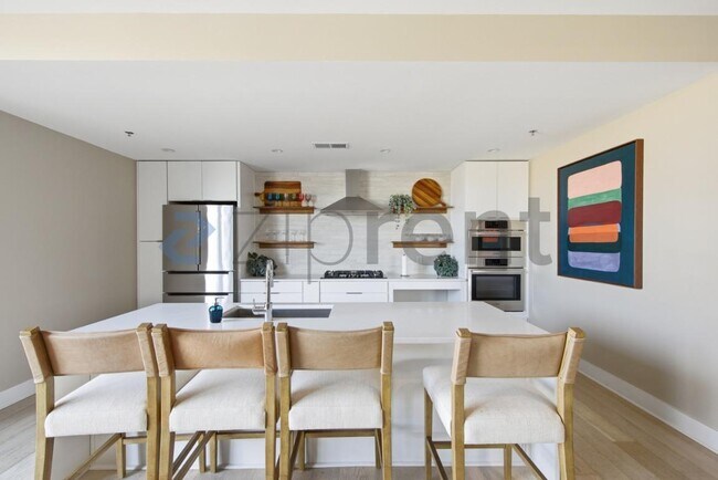 Building Photo - 214 Hunt St