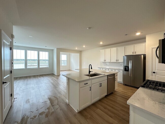 Building Photo - 5955 Hawkweed Dr