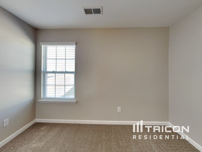 Building Photo - 147 N Cromwell Dr