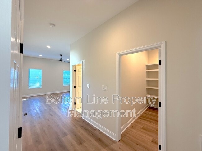 Building Photo - 1112 Pegram St