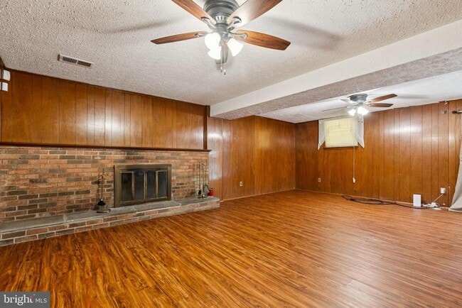 Building Photo - 3201 Marquis Dr