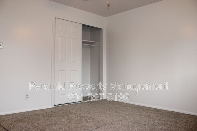 Building Photo - 985 S 600 W