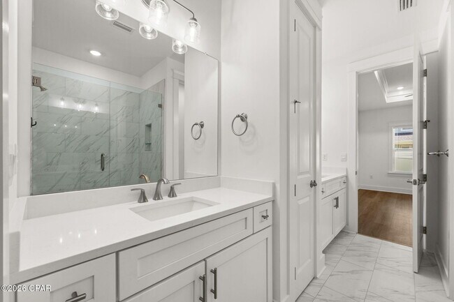 Building Photo - 836 Walsonham Dr