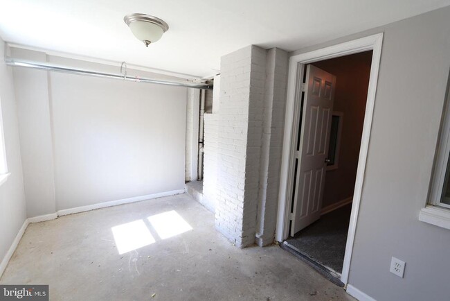 Building Photo - 1235 Owen Pl NE