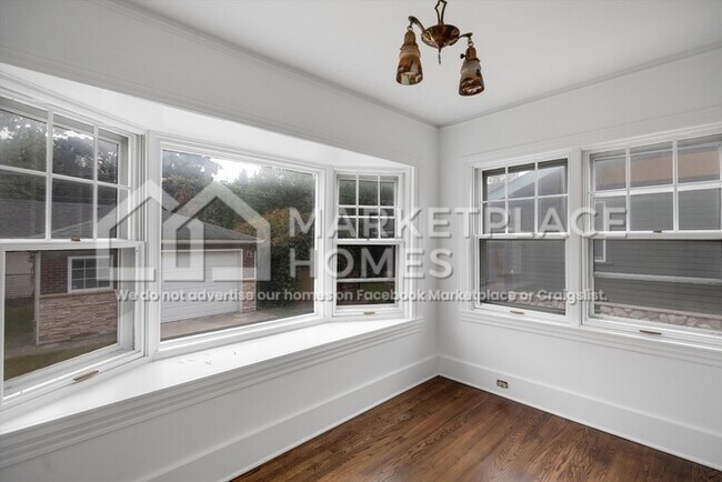 Building Photo - 509 S Pleasant St