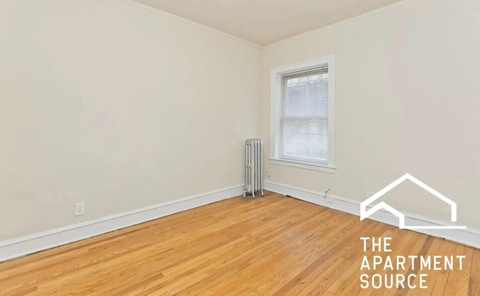 Building Photo - 1335 W Touhy Ave