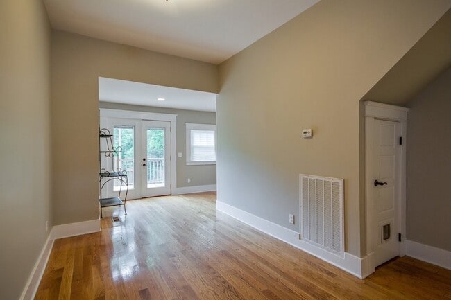 Building Photo - 5106 Indiana Ave