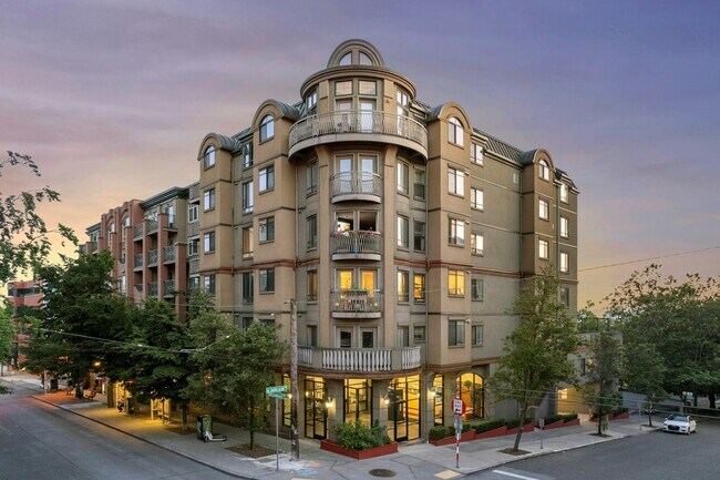 Building Photo - 133 Queen Anne Ave N