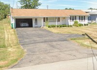 Building Photo - Available Now Great 3 Bedroom Ranch Home Close To Everything!