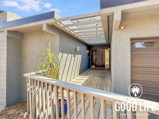 Building Photo - 9400 Crest Dr