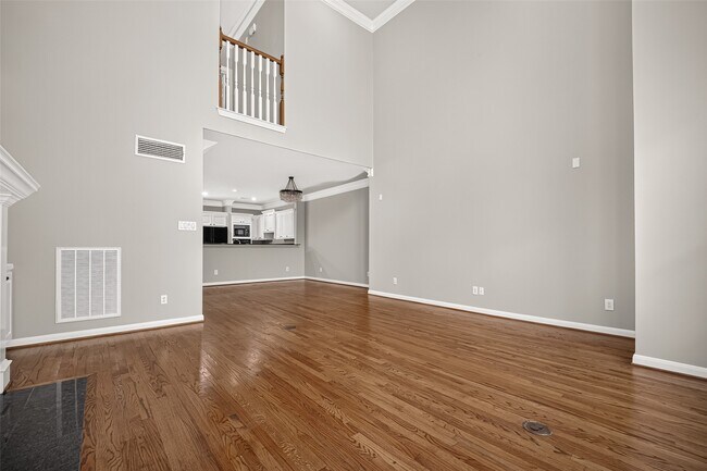Building Photo - 1513 Roy St