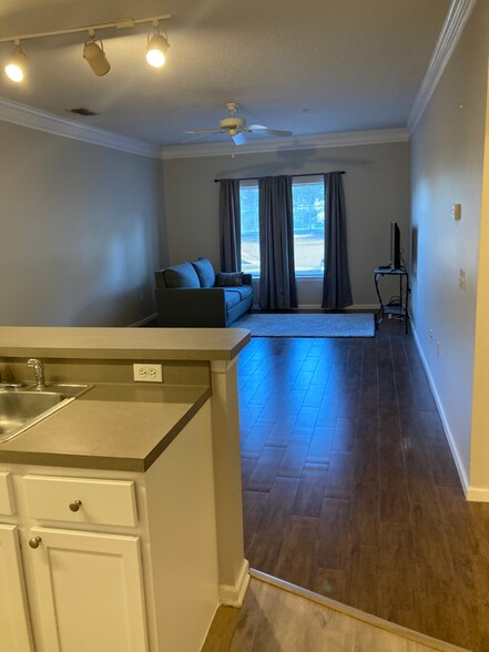 Building Photo - 4207 S Dale Mabry Hwy