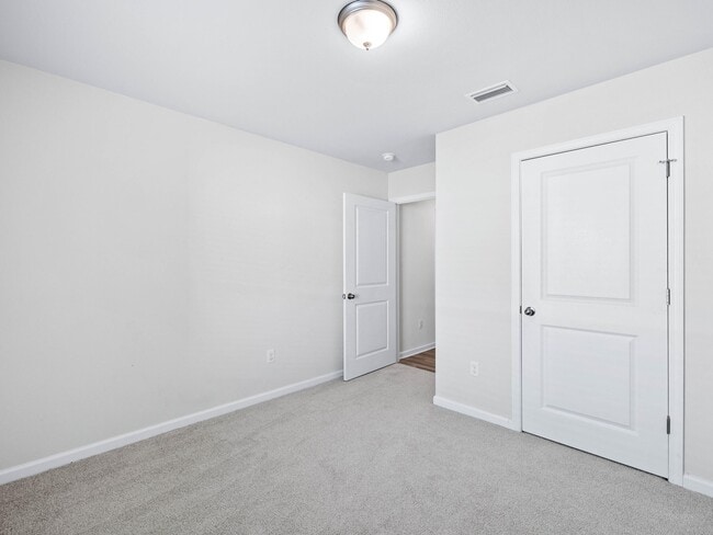 Building Photo - 462 Whispering Creek Ave