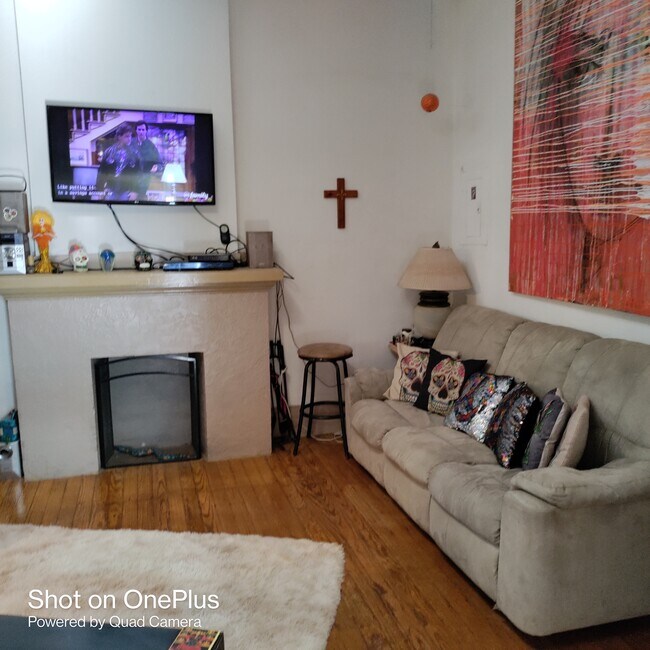 Building Photo - 2223 E Commerce St