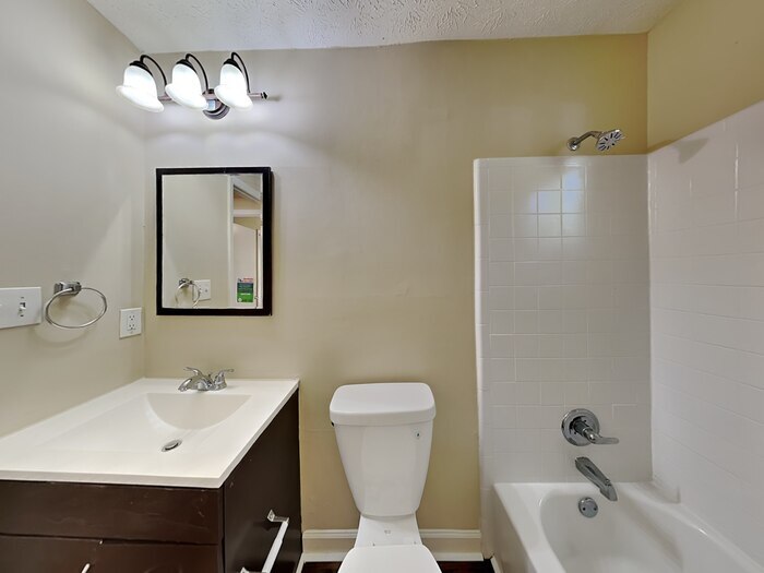 Building Photo - 6928 Cedar Hill Ct