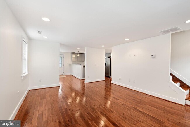 Living ROom - 2903 Topaz Rd