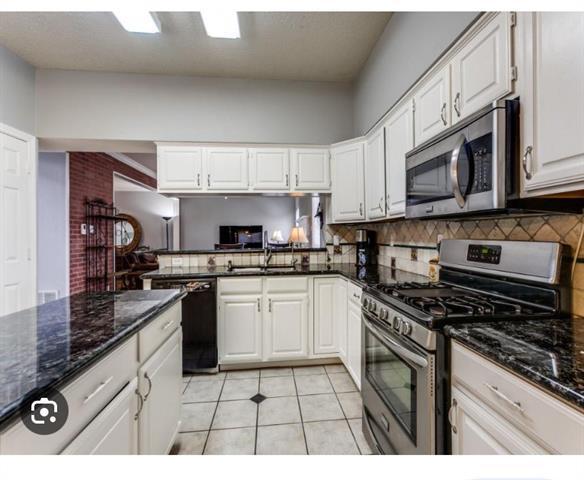 Building Photo - 2306 Edinburgh Way