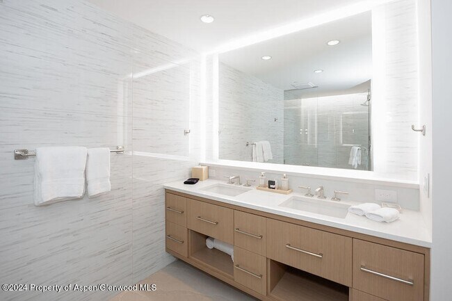 Building Photo - 130 Wood Rd