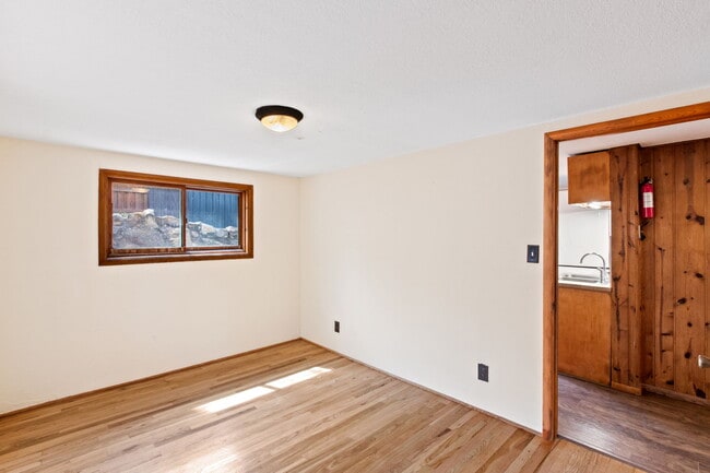 Building Photo - 807 Shoshone Pl